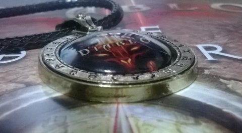 Медальон Diablo (Металл + стекло) - -