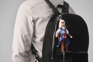 Брелок WP Merchandise плюшевый ASSASSINS CREED Ratonhnhaké: ton 20 см.