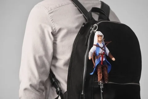 Брелок WP Merchandise плюшевий ASSASSINS CREED Ratonhnhaké: ton 20 см. - -