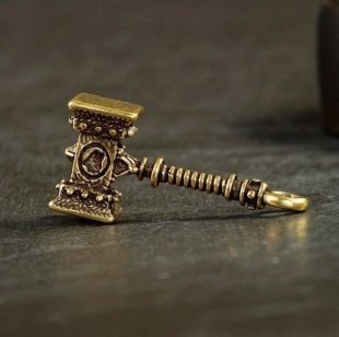 Брелок World of Warcraft Doomhammer Варкрафт латунь 6 см.
