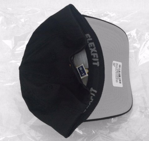 Кепка World of Warcraft Black Quest Completer (?) Flexfit Hat (размер S/M) -   -  